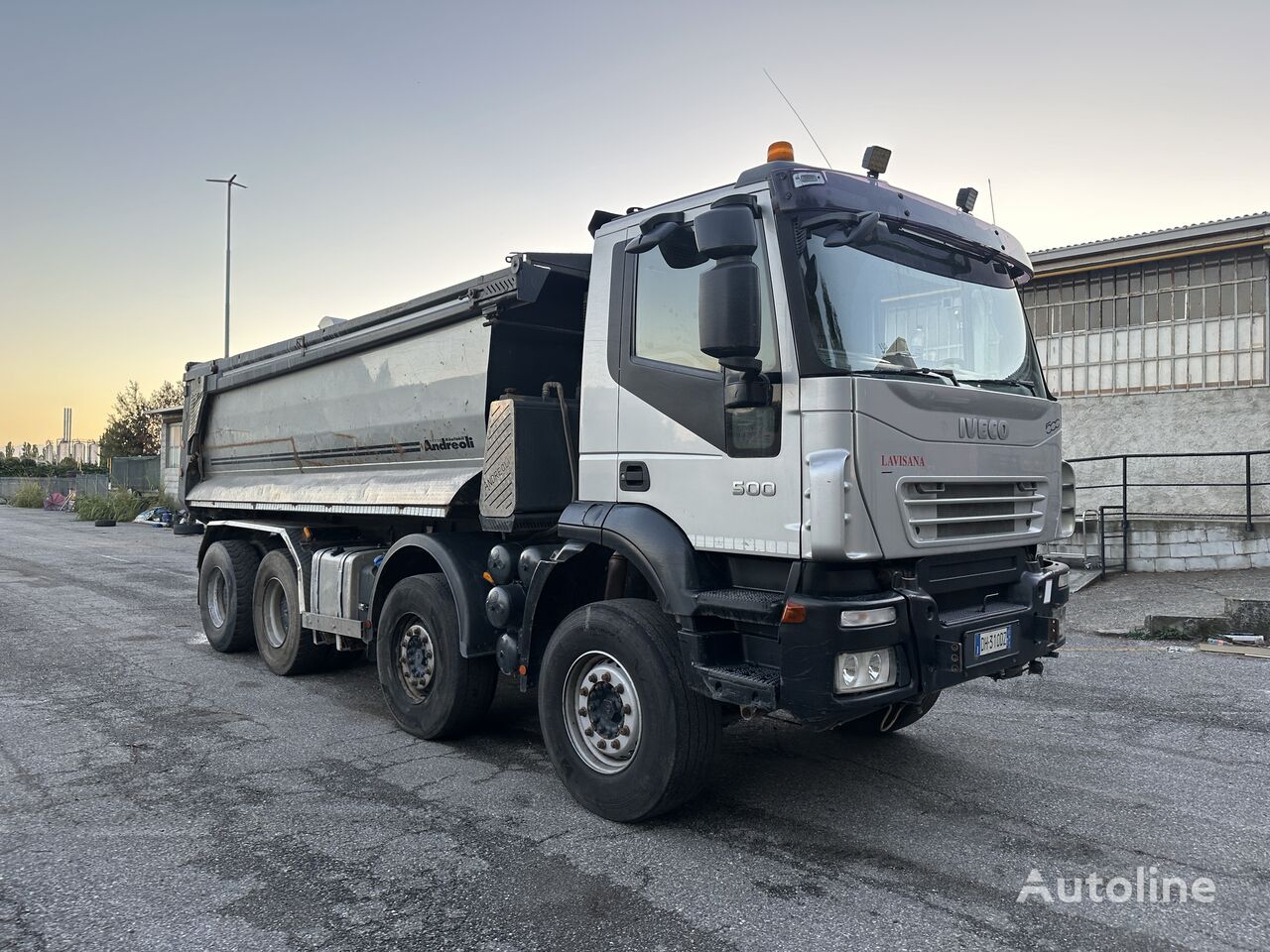 IVECO Trakker 500 Dump Truck For Sale Italy Cremona KP37214