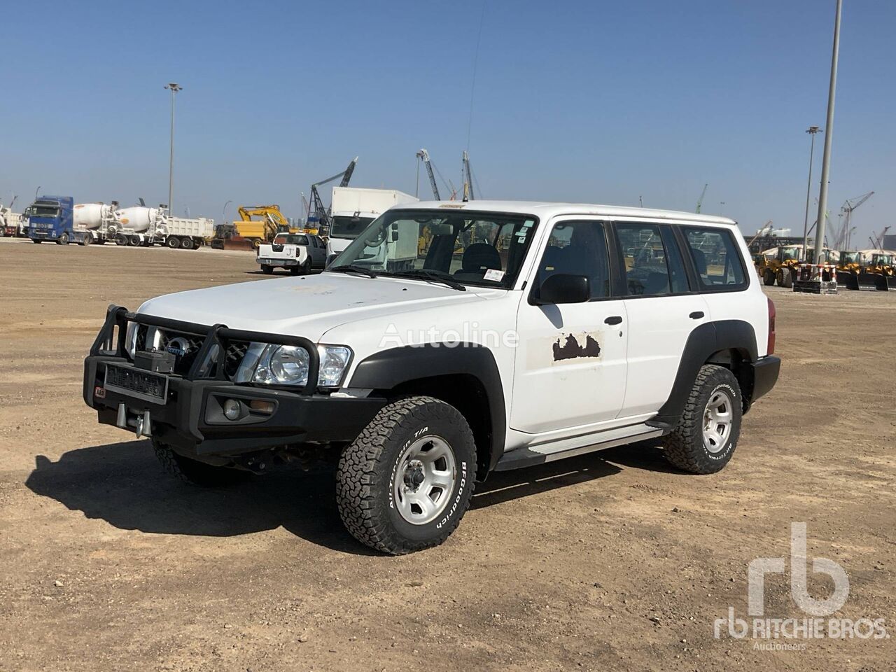 Buy Nissan Patrol Gl 4x4 Suv By Auction United Arab Emirates Dubai Fx39135 7686