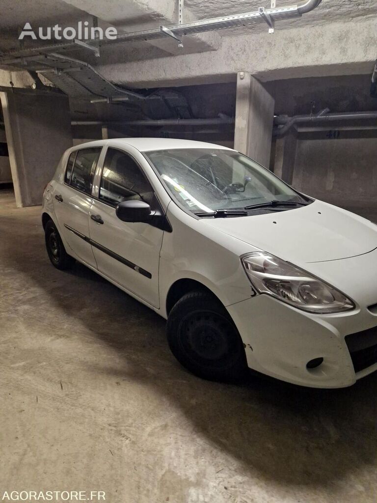 Buy Renault CLIO 3 PHASE 2 hatchback by auction France, VR37672