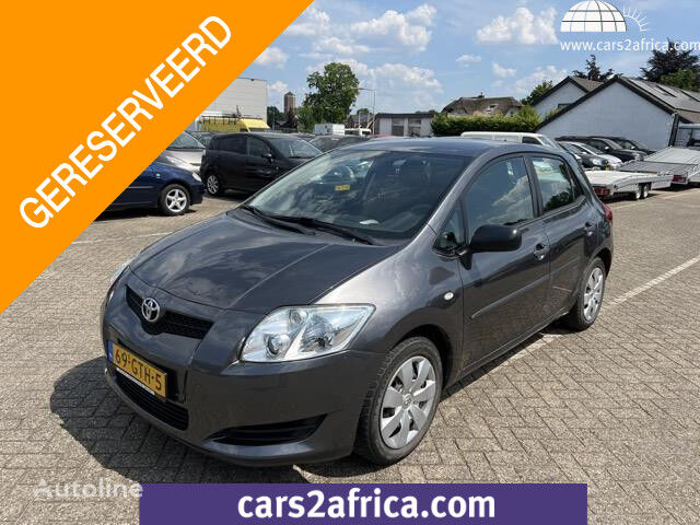 Toyota Auris 1.4-16V Terra hatchback