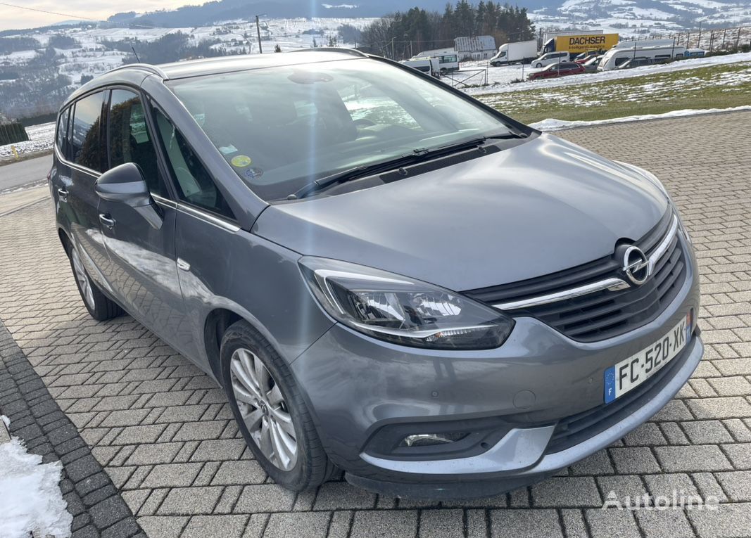 Opel 2024 zafira minivan