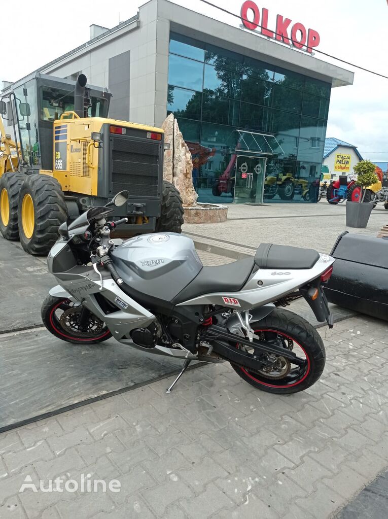 Triumph Daytona 600 motorbike