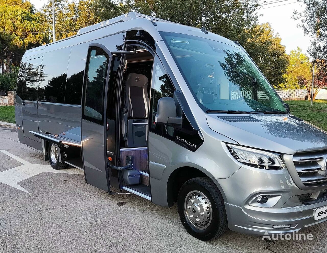 new Mercedes-Benz Sprinter NEU 519CDI Chassis-mit Karosserie Car-Bus SHAULA 27+1+1 passenger van