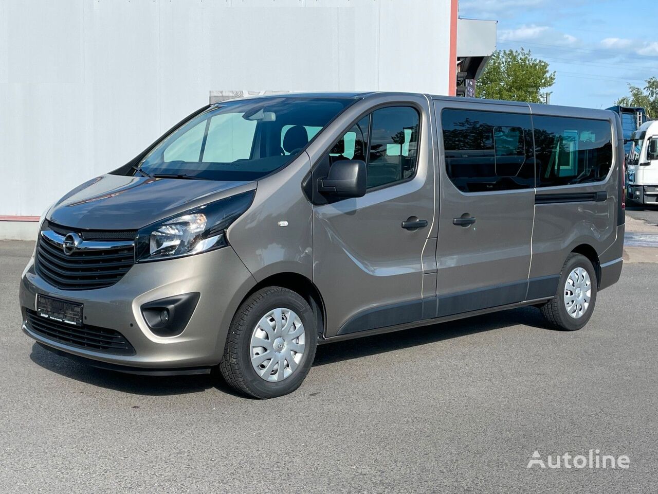 https://autoline.info/img/s/automobile-passenger-van-Opel-Vivaro-L2H1---1697218149194235078_big--23101320290602517300.jpg