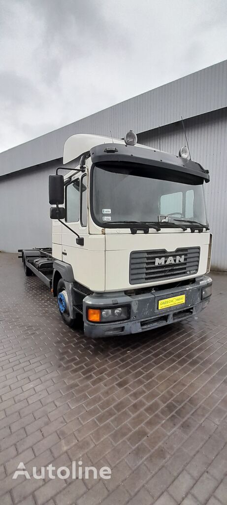 MAN f 2000 12.224 chassis truck