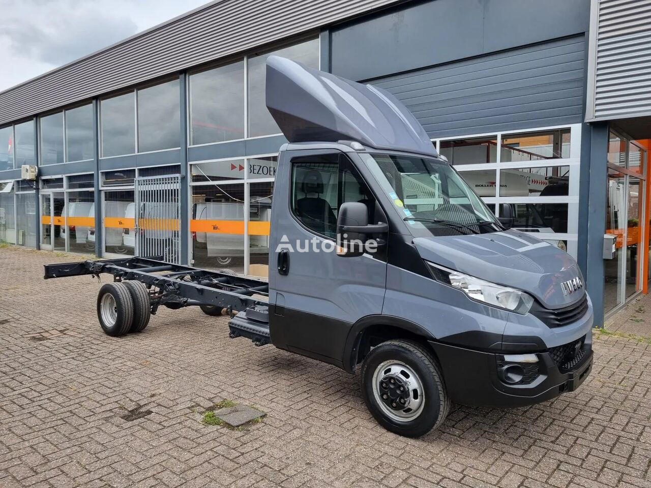 IVECO Daily 50C18 Hi Matic/ Airco/ Radstand 4.35 chassis truck < 3.5t