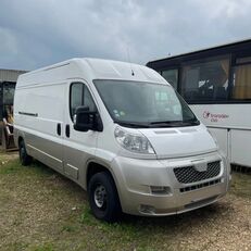 Peugeot Boxer closed box van