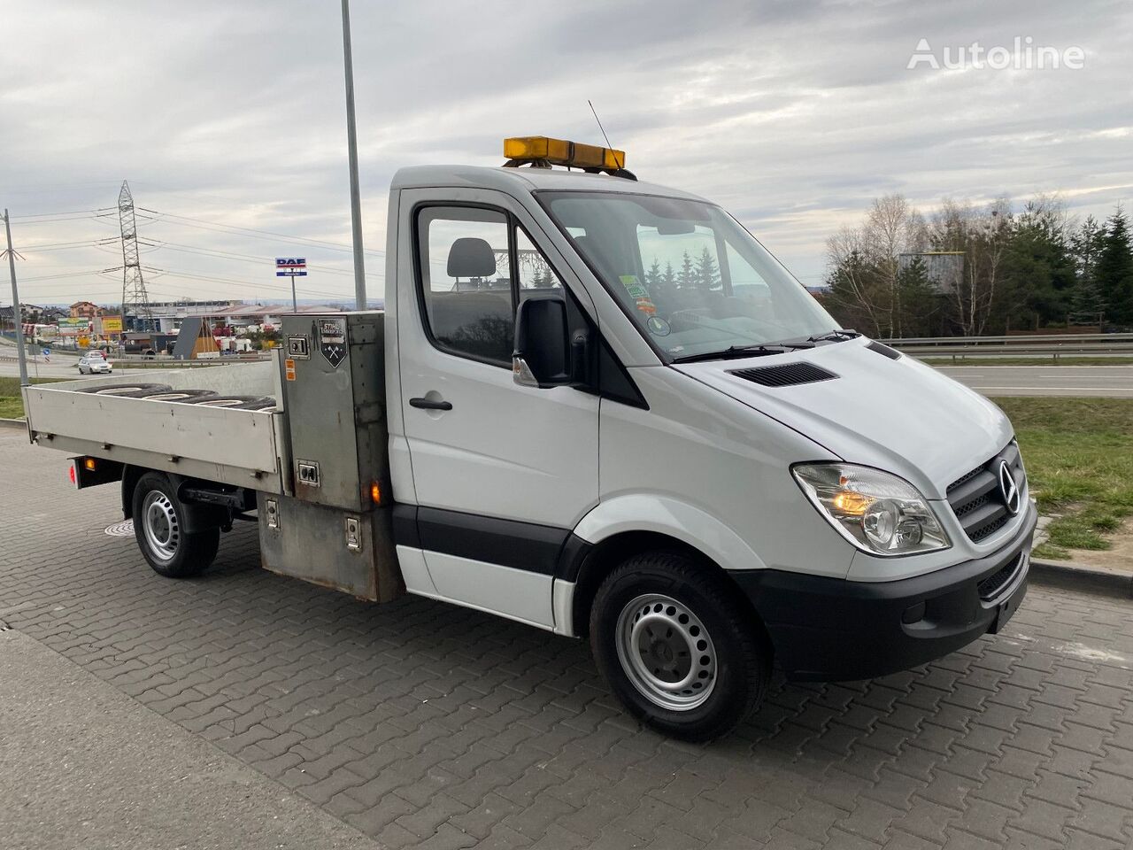 Buy damaged Mercedes-Benz Sprinter 316 CDI dump truck