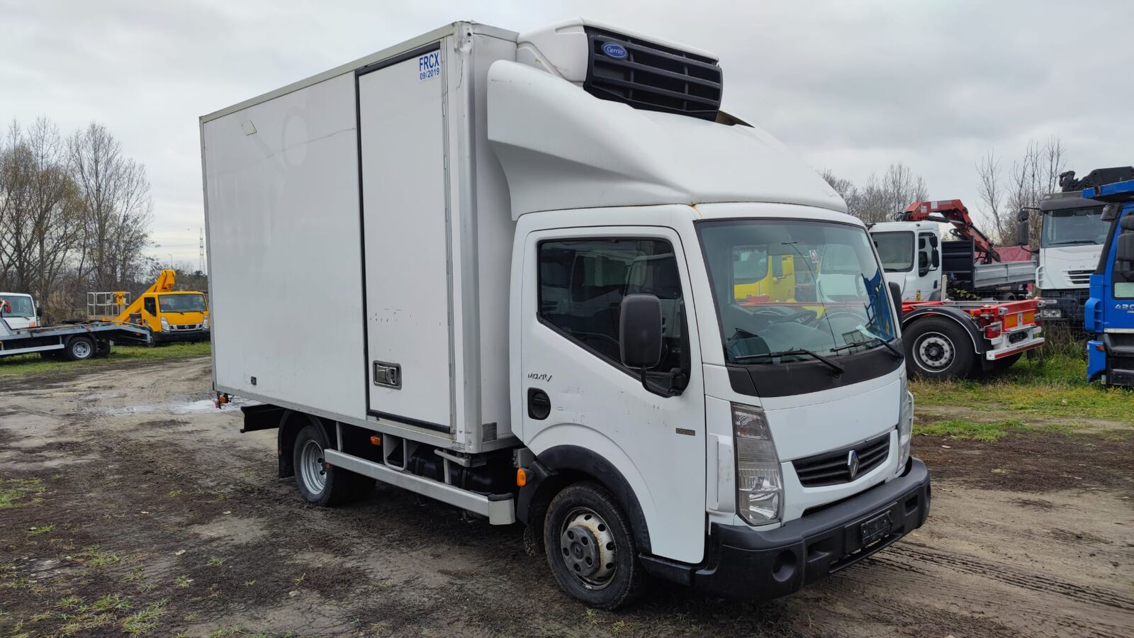 Renault Maxity 120 Carrier Xarios 600 MT frigo refrigerated truck < 3.5t