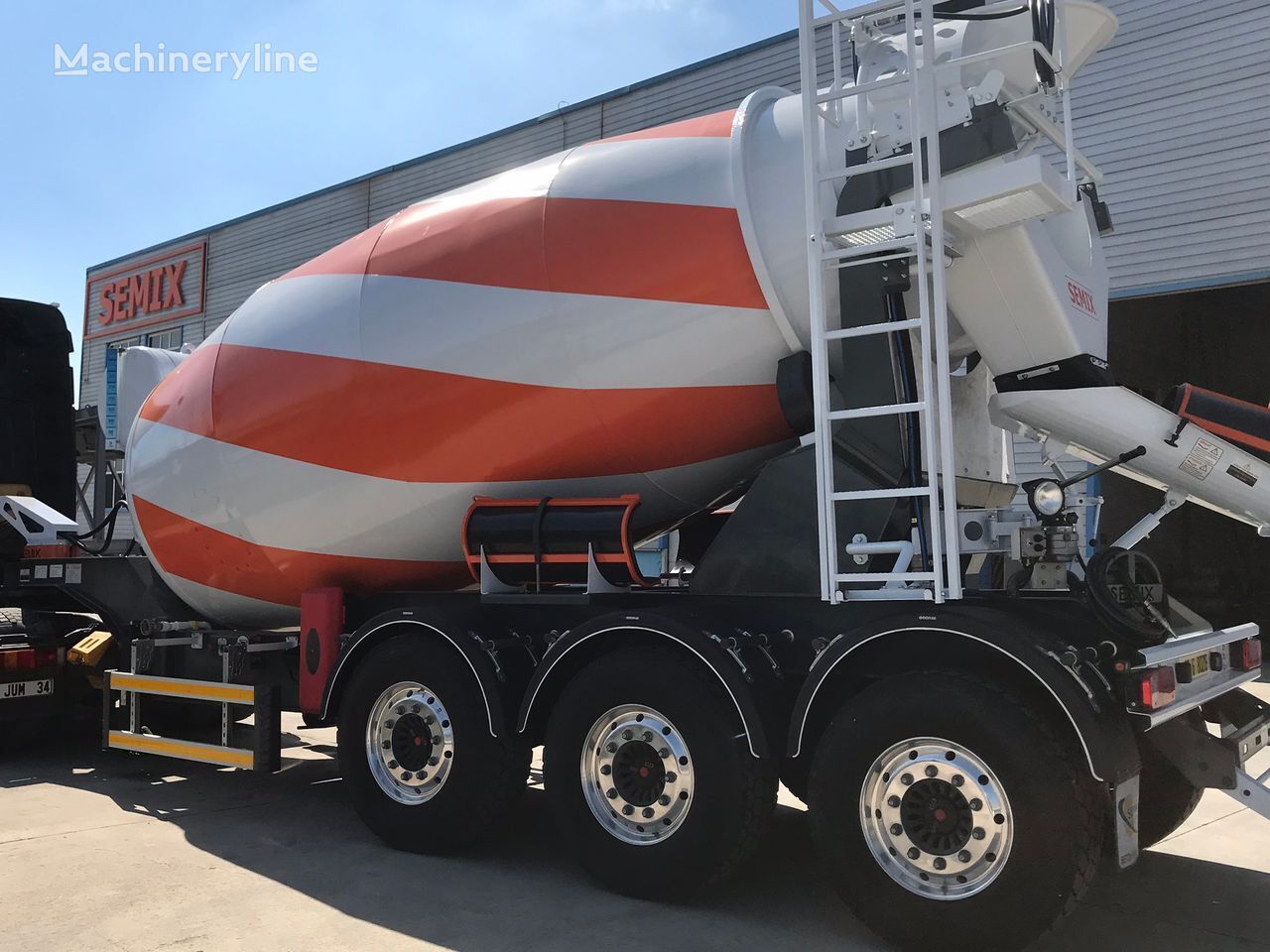 new Semix 12 m³ Mixer Semi Trailer  concrete mixer semi-trailer