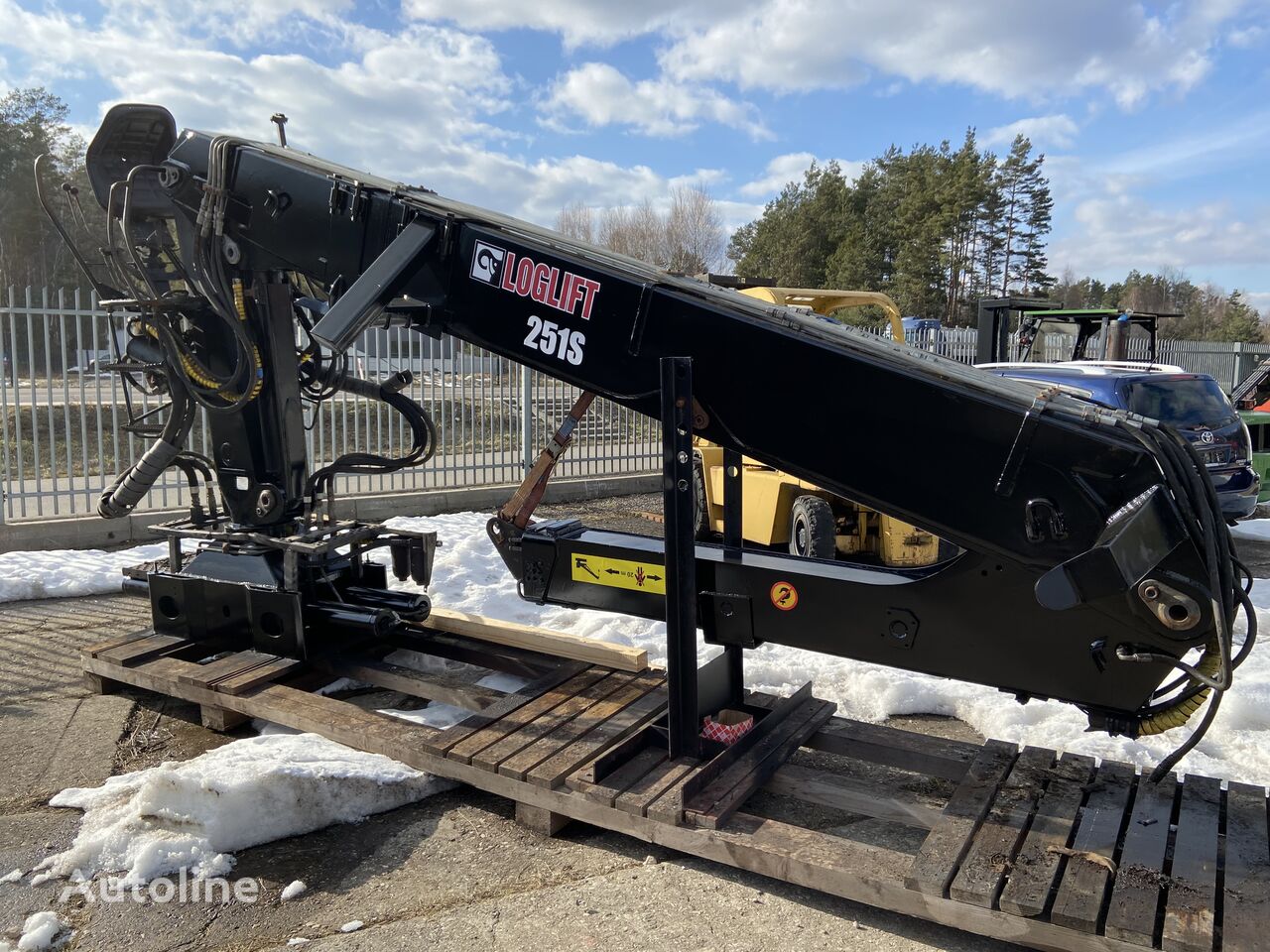 Loglift 281S loader crane