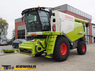 CLAAS Lexion 650 + V680 grain harvester