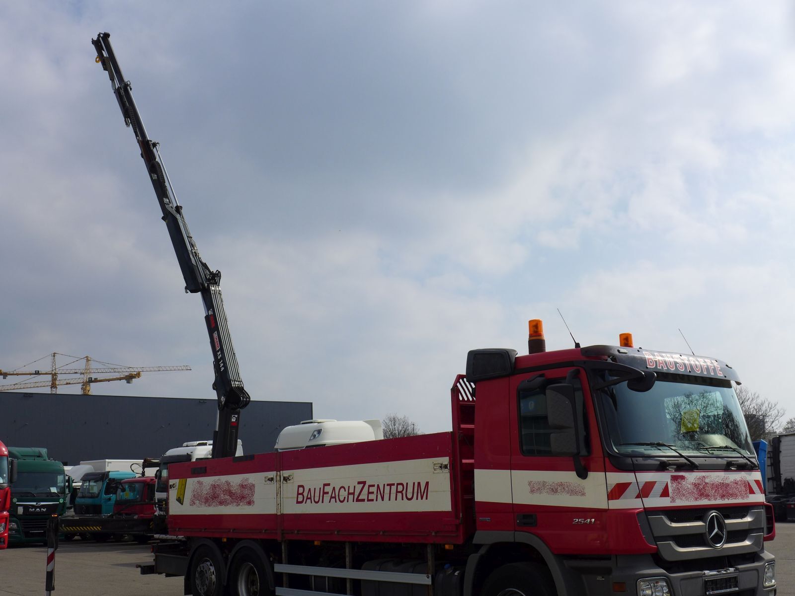 Mercedes-Benz Actros 2541 6x2 Flatbed + crane HIAB 144BS-3 HIDUO ...