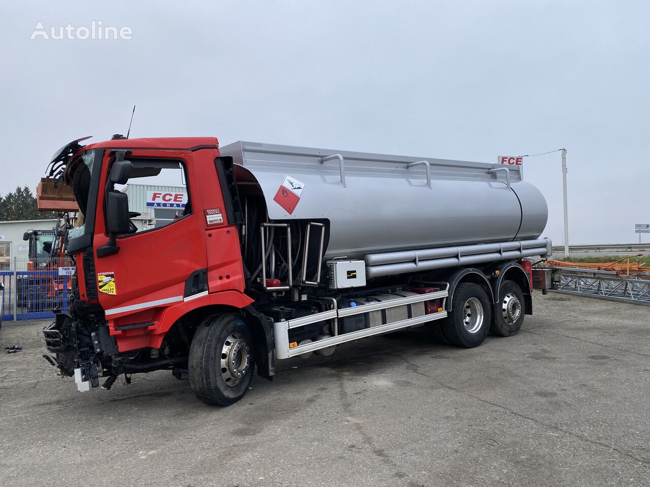 damaged Renault T 460  fuel truck