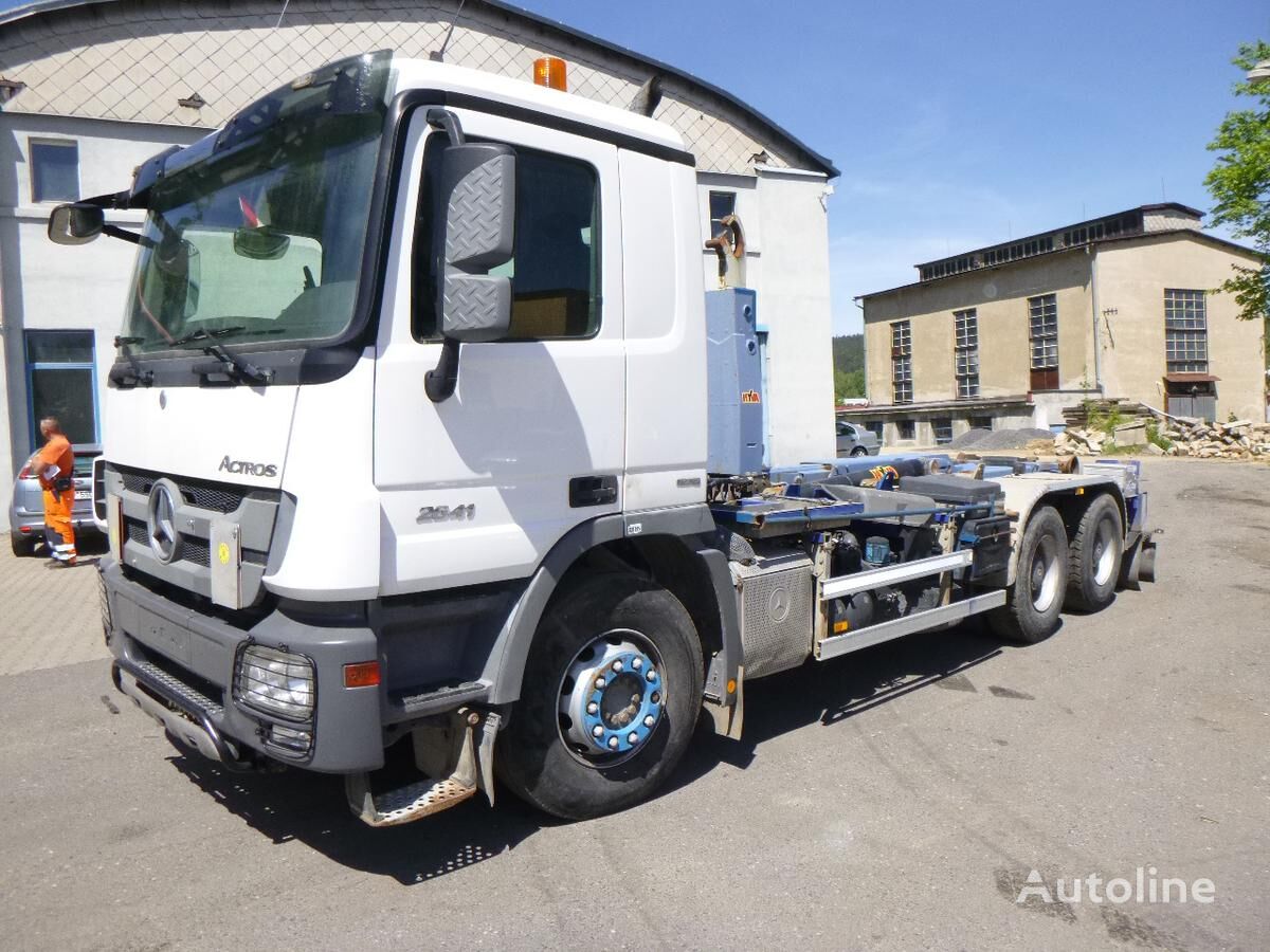 Mercedes-Benz 2641 kontejner 6x4 hook lift truck