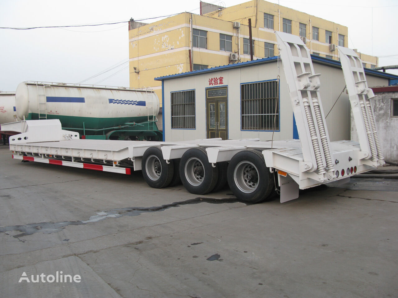 new 50t,60t,70t 3 axles 4 axles low bed trailer  low bed semi-trailer