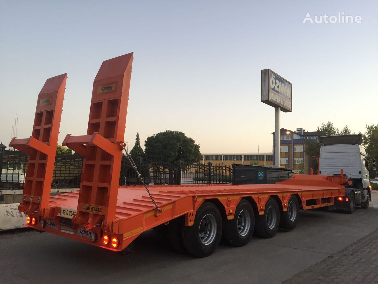 new Özmen Damper 4 AXLE LOWBED SEMI TRAILER low bed semi-trailer