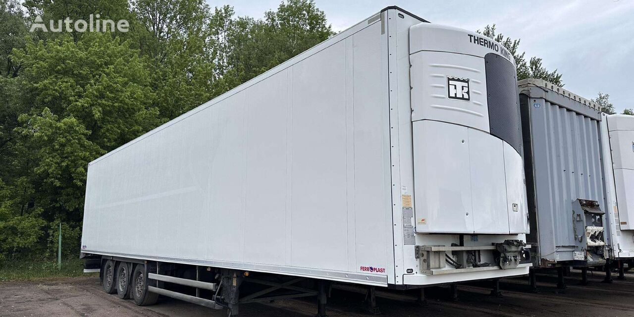 Schmitz THERMO KING SLX300 FRANCE refrigerated semi-trailer