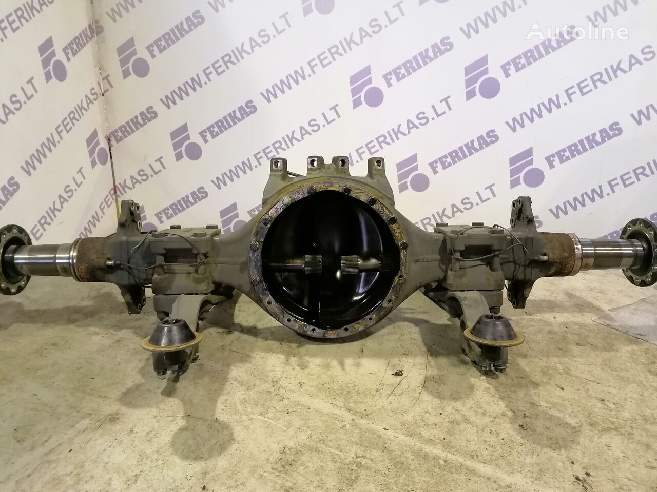 Mercedes-Benz drive axle for truck tractor