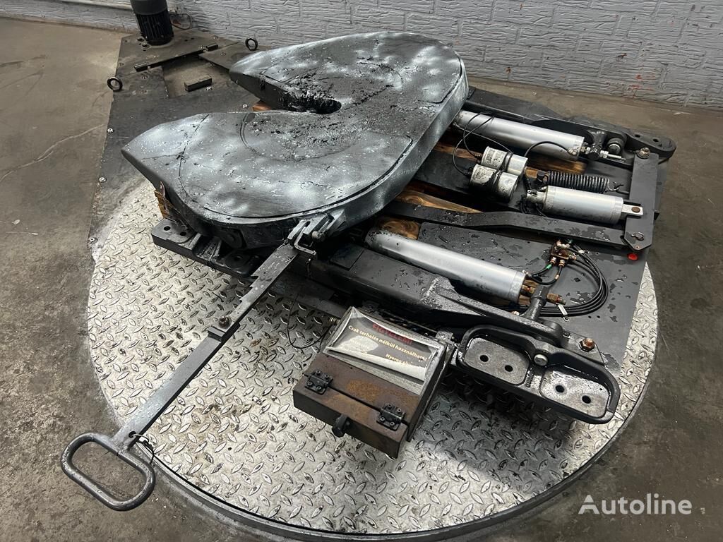 Volvo fifth wheel for truck tractor for sale Netherlands Lemelerveld