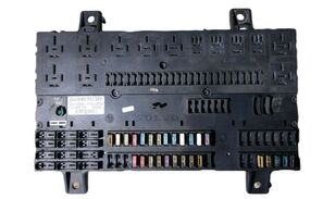 Volvo fuse relay protection 20476480 - P01 900142R09 03W485-106 fuse block for truck tractor