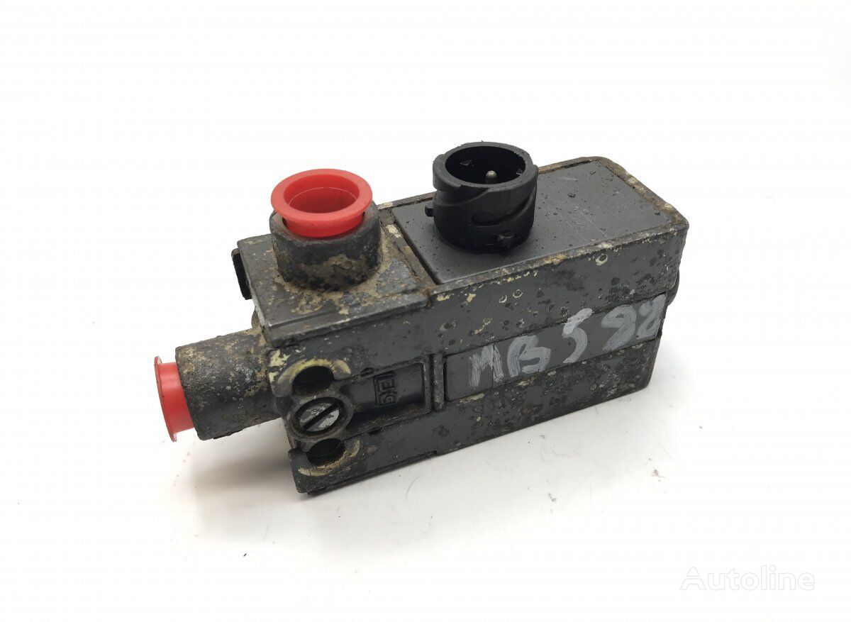 Mercedes-Benz Atego 817 (01.98-12.04) 5392900070 hydraulic distributor for Mercedes-Benz Atego, Atego 2, Atego 3 (1996-) truck tractor