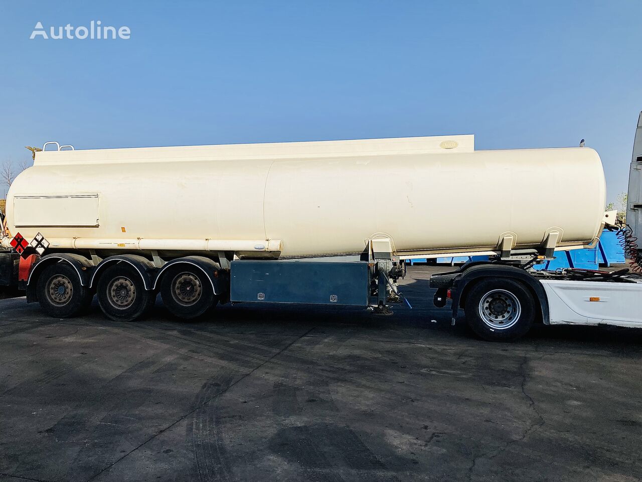 Indox SC3 fuel tank semi-trailer