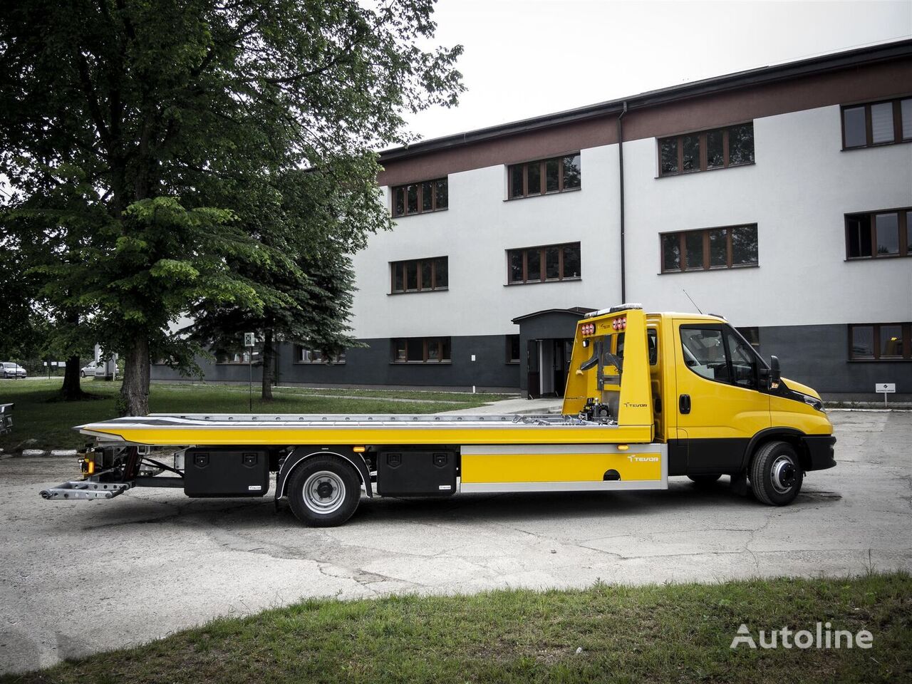 new IVECO Daily 70C18P tow truck