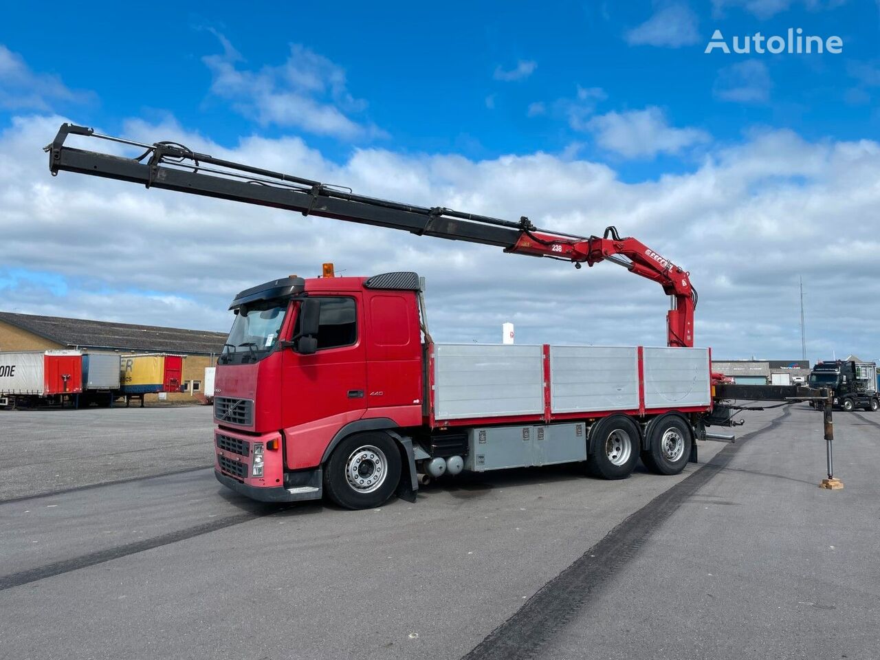 VOLVO FH440 flatbed truck for sale Denmark Padborg, YT35422