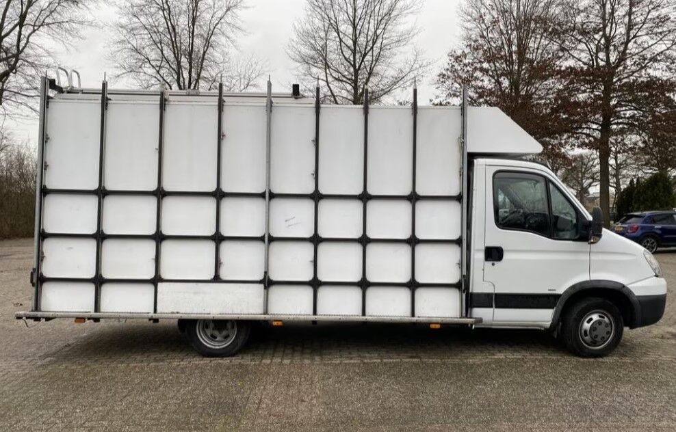 IVECO Daily 40C15 Üvegszállító glass transport truck IVECO Daily 40C15 Üvegszállító glass transport truck