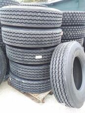 13R22.5 156/150J truck tire