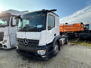new Mercedes-Benz truck tractor