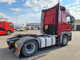 Mercedes-Benz 1844 Retarder 3 pedal truck tractor for sale image 3 Mercedes-Benz 1844 Retarder 3 pedal truck tractor image 3
