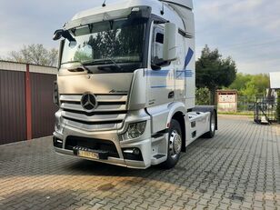 Mercedes-Benz Actros 1845 truck tractor