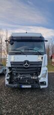 damaged Mercedes-Benz Actros 1848 truck tractor