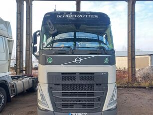 damaged Volvo FH 42T 500  truck tractor
